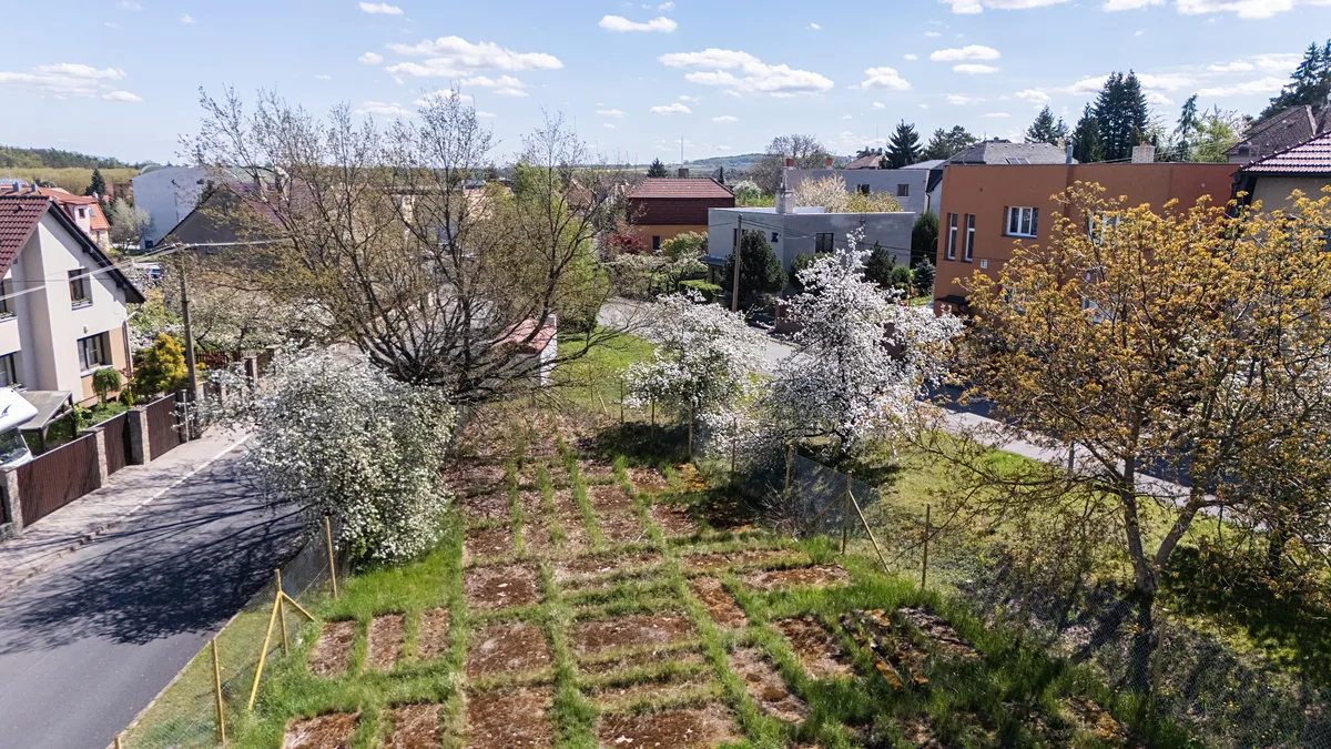 Prodej stavebního pozemku 1004 m²